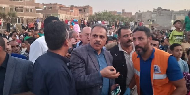 محافظ الشرقية في مكان الحادث بالكوبري الجديد
