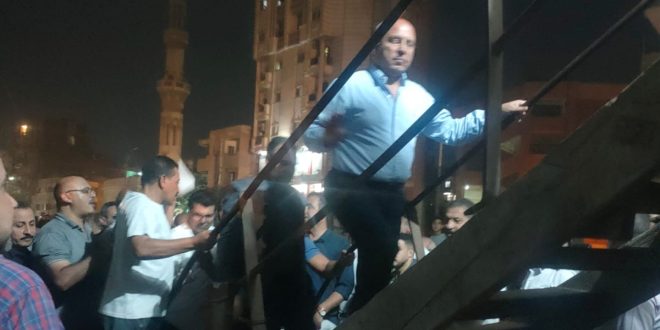كامل الوزير يصل الي موقع الحادث