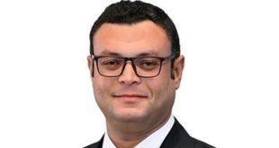 شريف فاروق وزير الإسكان والتعمير